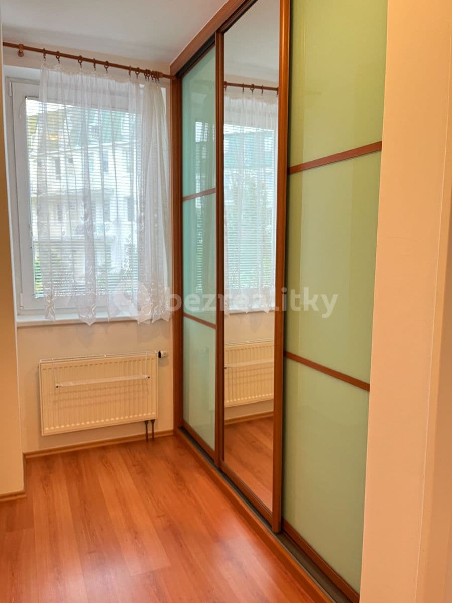 Pronájem bytu 2+kk 60 m², Lipnická, Praha, Praha Pronájem bytu 2+kk 60 m², Lipnická, Praha, Praha
