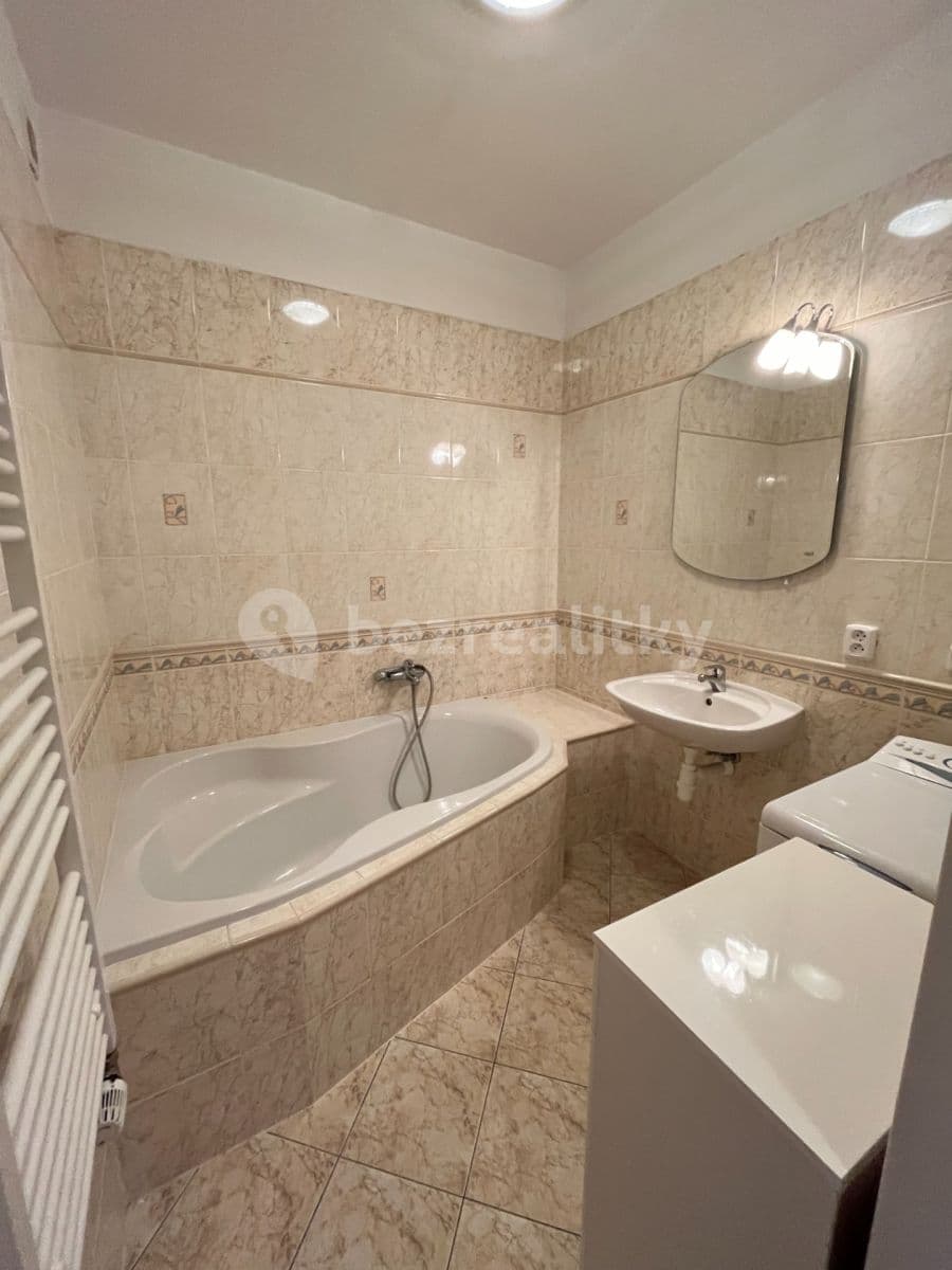 Pronájem bytu 2+kk 60 m², Lipnická, Praha, Praha Pronájem bytu 2+kk 60 m², Lipnická, Praha, Praha