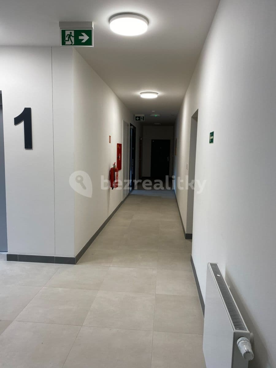 Pronájem bytu 1+kk 30 m², U Židovského hřbitova, Beroun, Středočeský kraj Pronájem bytu 1+kk 30 m², U Židovského hřbitova, Beroun, Středočeský kraj