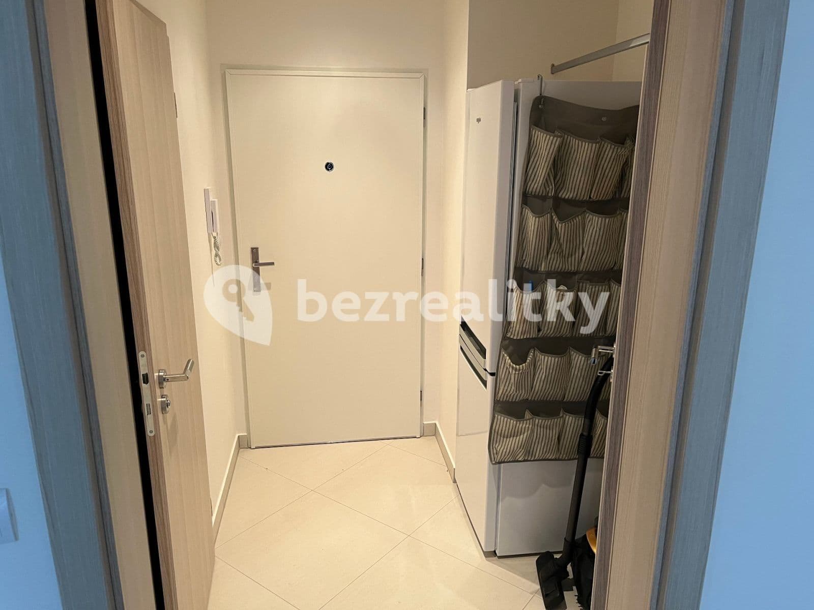 Pronájem bytu 1+kk 40 m², Sazovická, Praha, Praha Pronájem bytu 1+kk 40 m², Sazovická, Praha, Praha