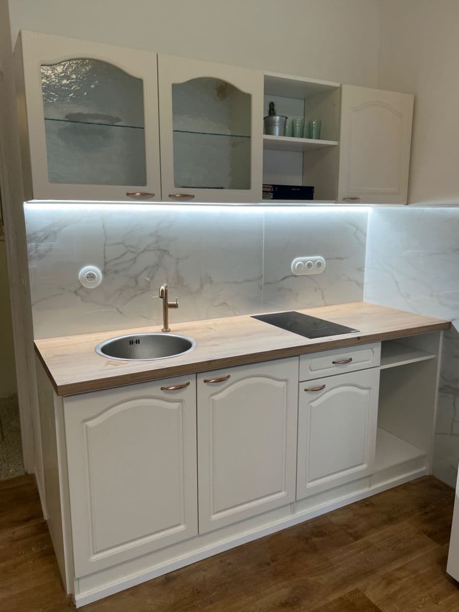 Pronájem bytu 1+kk 23 m², Kralická, Praha, Praha Pronájem bytu 1+kk 23 m², Kralická, Praha, Praha