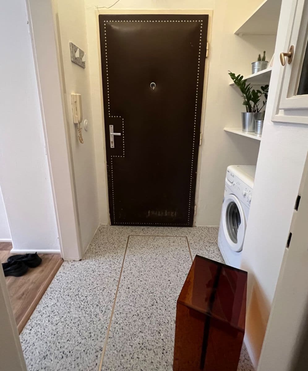 Pronájem bytu 1+kk 23 m², Kralická, Praha, Praha Pronájem bytu 1+kk 23 m², Kralická, Praha, Praha