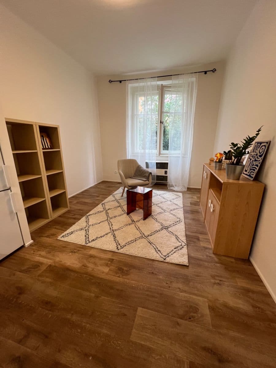 Pronájem bytu 1+kk 23 m², Kralická, Praha, Praha Pronájem bytu 1+kk 23 m², Kralická, Praha, Praha