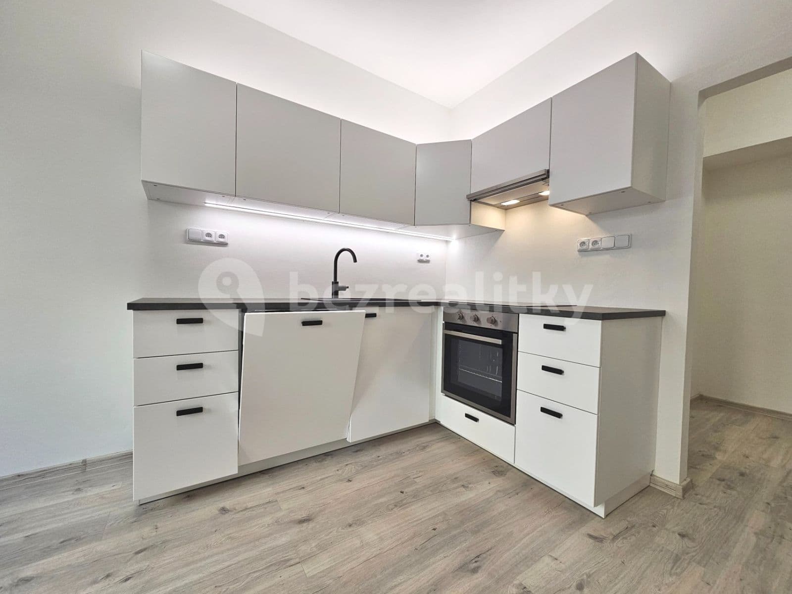 Pronájem bytu 2+1 51 m², Pellicova, Brno, Jihomoravský kraj Pronájem bytu 2+1 51 m², Pellicova, Brno, Jihomoravský kraj