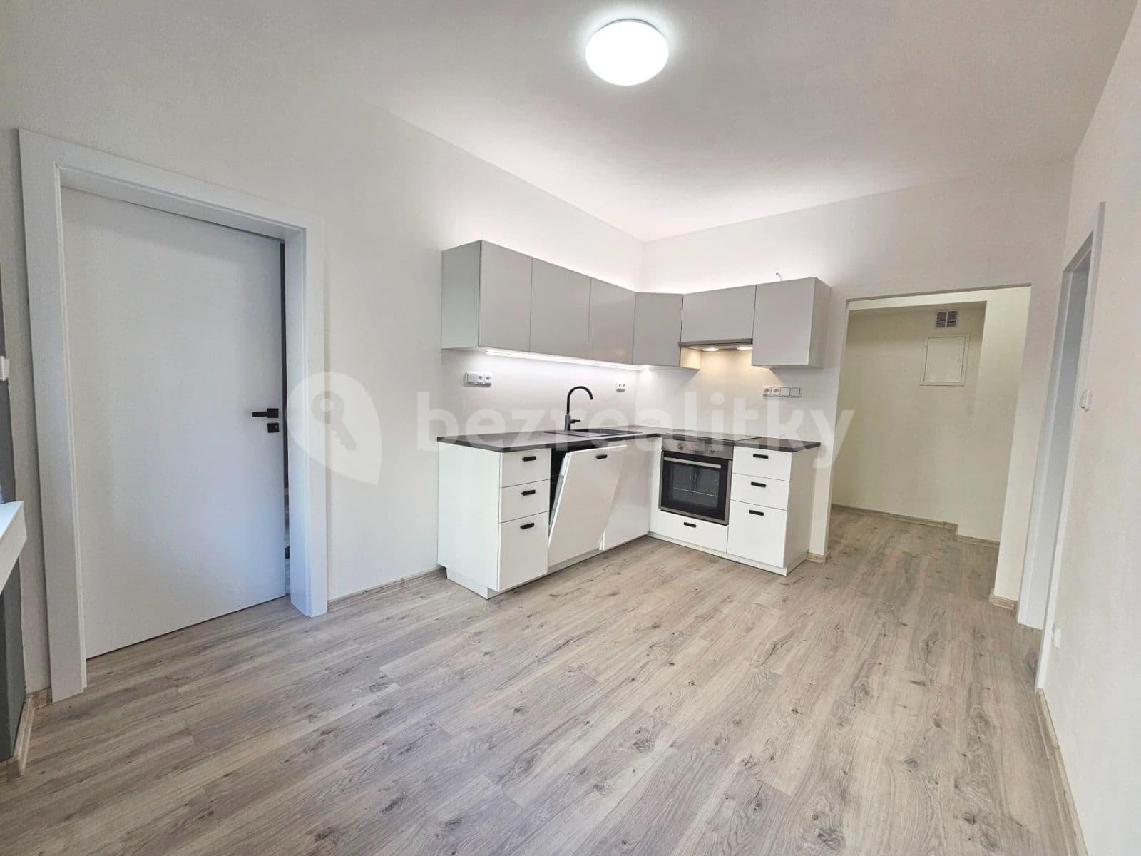 Pronájem bytu 2+1 51 m², Pellicova, Brno, Jihomoravský kraj Pronájem bytu 2+1 51 m², Pellicova, Brno, Jihomoravský kraj