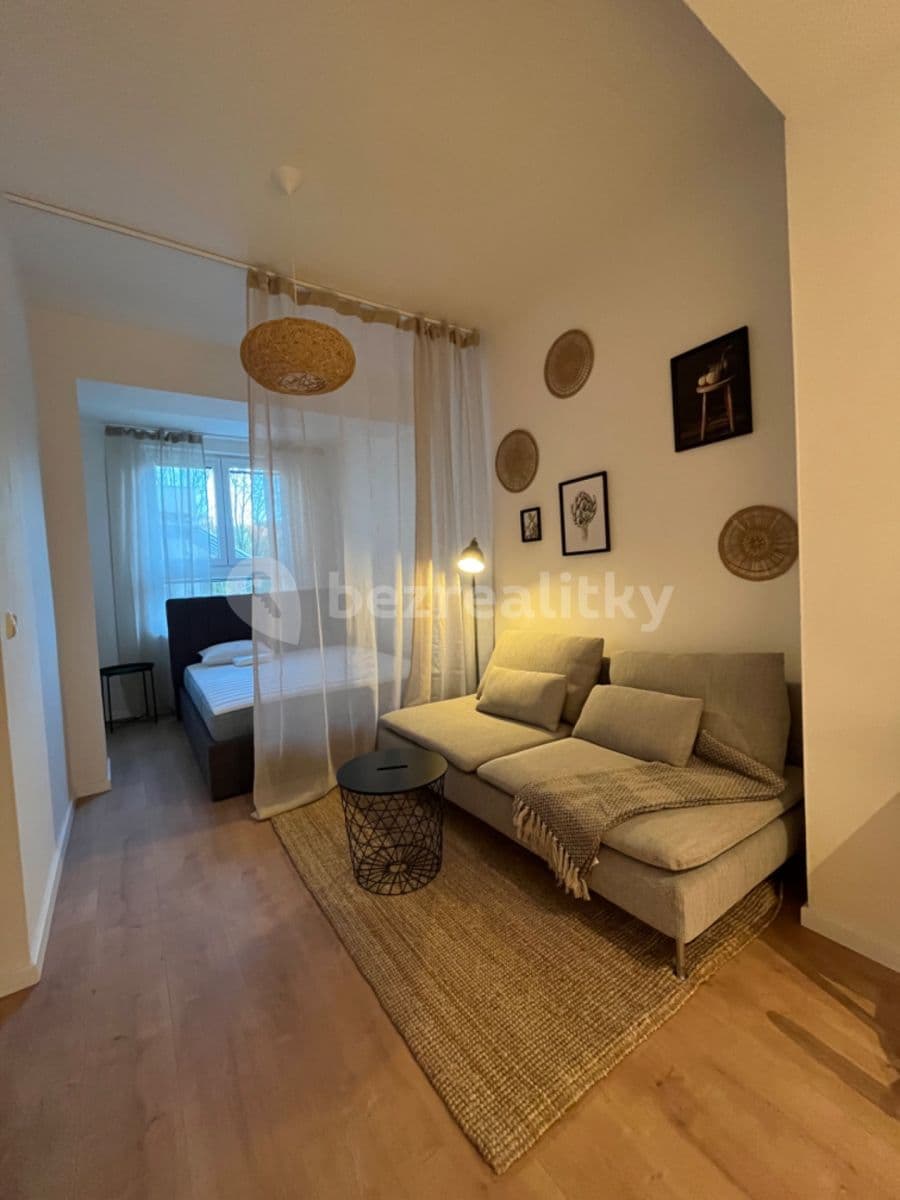 Pronájem bytu 1+1 38 m², Otvovice, Středočeský kraj Pronájem bytu 1+1 38 m², Otvovice, Středočeský kraj