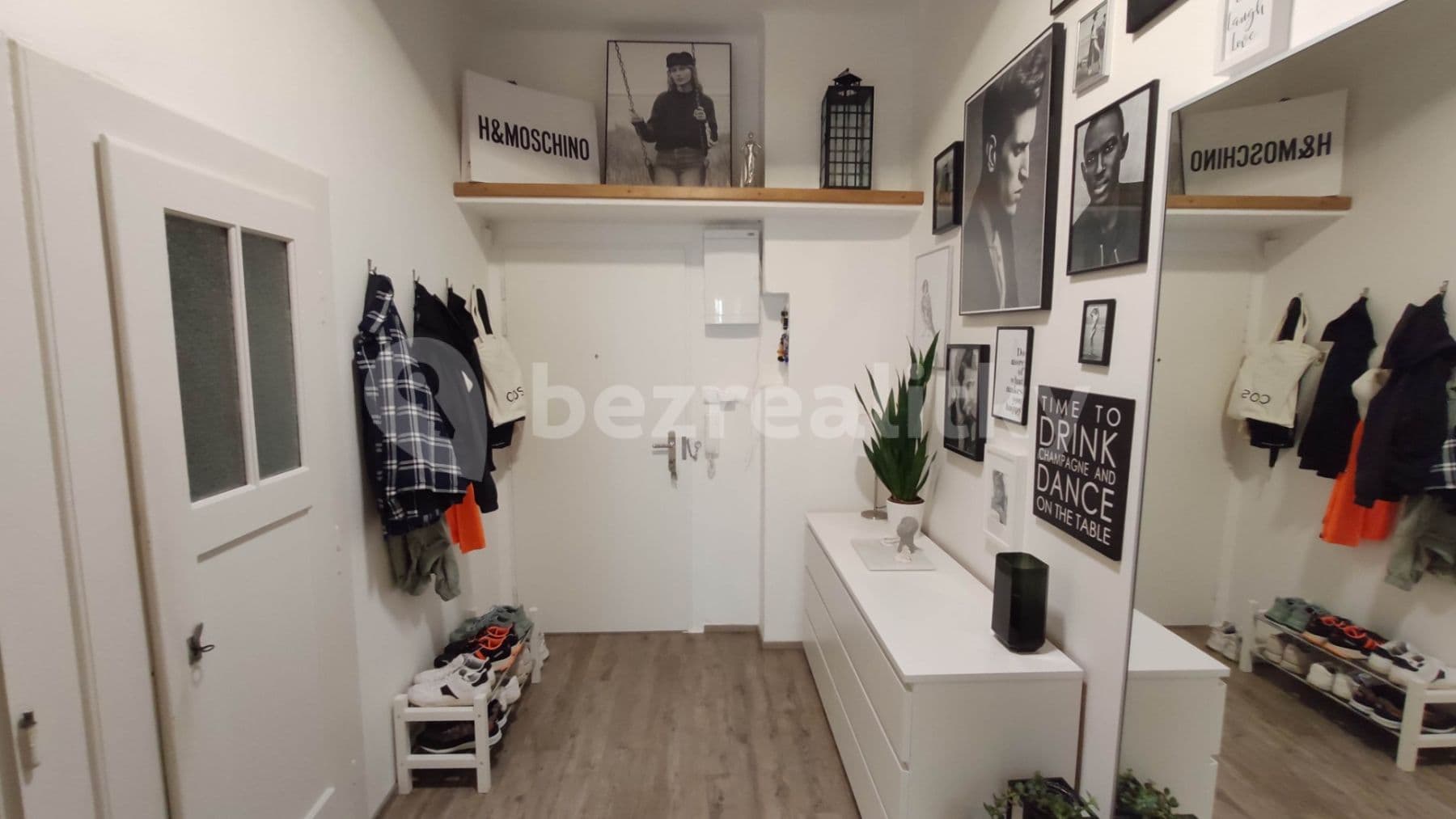Pronájem bytu 2+kk 50 m², Jeseniova, Praha, Praha Pronájem bytu 2+kk 50 m², Jeseniova, Praha, Praha