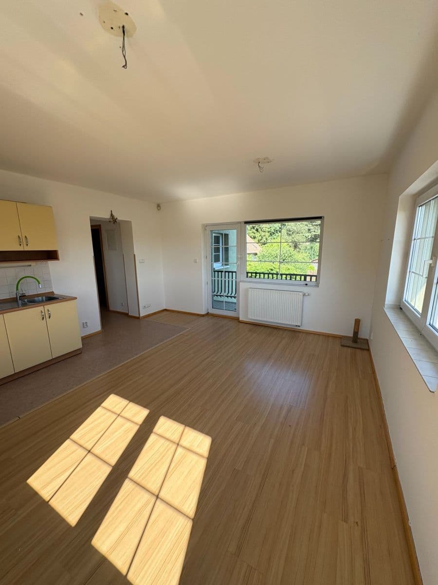 Pronájem bytu 3+kk 47 m², Zájezdní, Mukařov, Středočeský kraj Pronájem bytu 3+kk 47 m², Zájezdní, Mukařov, Středočeský kraj