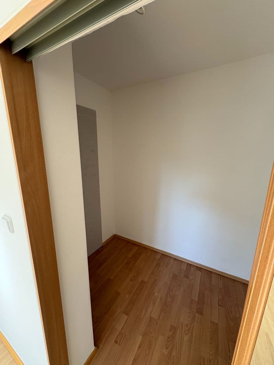 Pronájem bytu 3+kk 47 m², Zájezdní, Mukařov, Středočeský kraj Pronájem bytu 3+kk 47 m², Zájezdní, Mukařov, Středočeský kraj