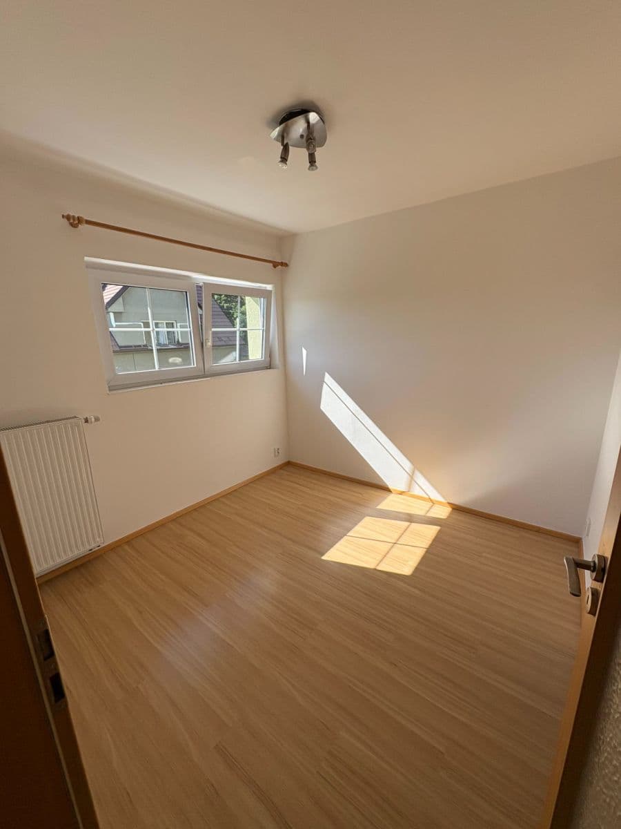 Pronájem bytu 3+kk 47 m², Zájezdní, Mukařov, Středočeský kraj Pronájem bytu 3+kk 47 m², Zájezdní, Mukařov, Středočeský kraj
