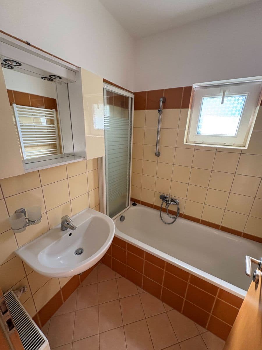 Pronájem bytu 3+kk 47 m², Zájezdní, Mukařov, Středočeský kraj Pronájem bytu 3+kk 47 m², Zájezdní, Mukařov, Středočeský kraj
