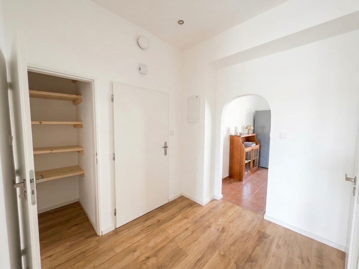 Pronájem bytu 3+1 98 m², Budějovická, Praha, Praha Pronájem bytu 3+1 98 m², Budějovická, Praha, Praha