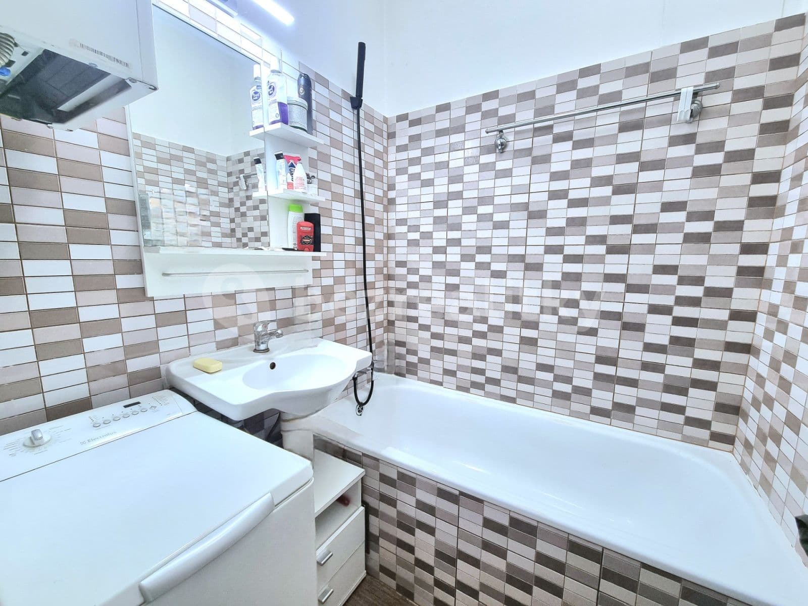 Pronájem bytu 2+kk 45 m², Žitomírská, Praha, Praha Pronájem bytu 2+kk 45 m², Žitomírská, Praha, Praha