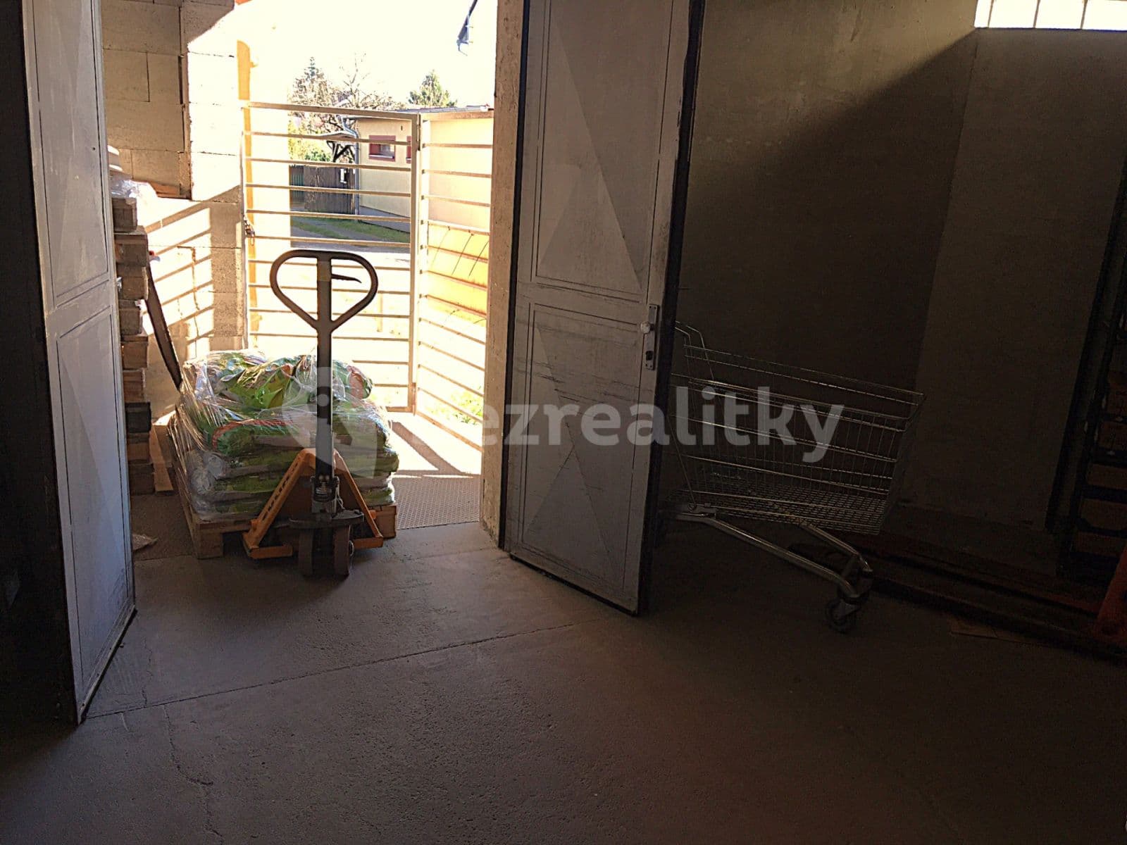 Pronájem nebytového prostoru 234 m², 28. října, Kladno, Středočeský kraj Pronájem nebytového prostoru 234 m², 28. října, Kladno, Středočeský kraj