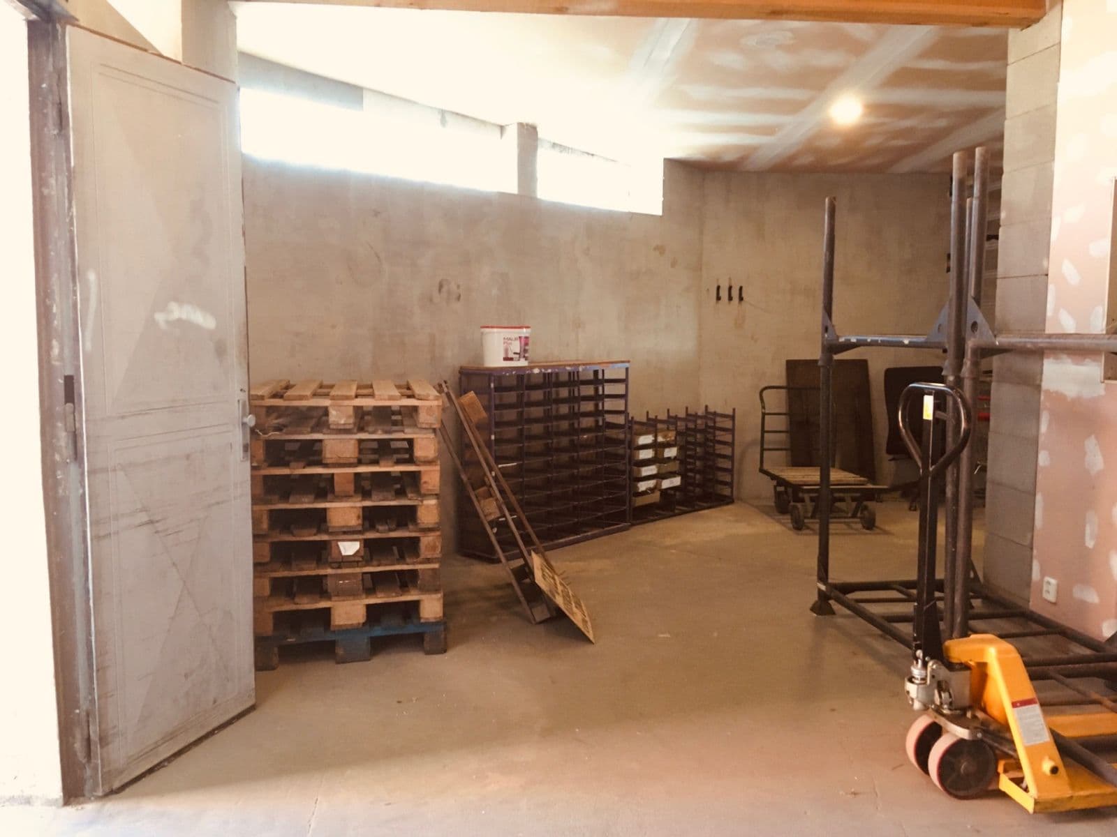 Pronájem nebytového prostoru 234 m², 28. října, Kladno, Středočeský kraj Pronájem nebytového prostoru 234 m², 28. října, Kladno, Středočeský kraj