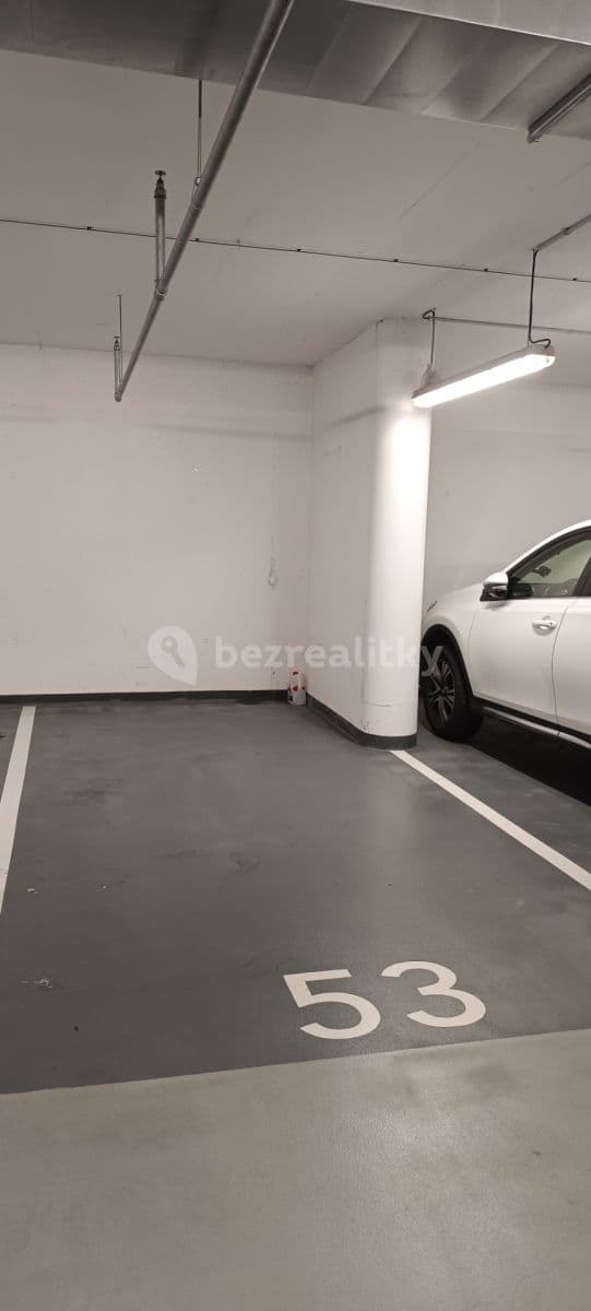 Pronájem garáže 15 m², Korunní, Praha, Praha Pronájem garáže 15 m², Korunní, Praha, Praha