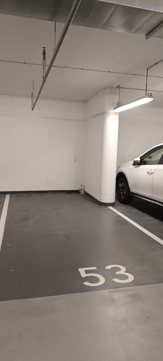 Pronájem garáže 15 m², Korunní, Praha, Praha Pronájem garáže 15 m², Korunní, Praha, Praha