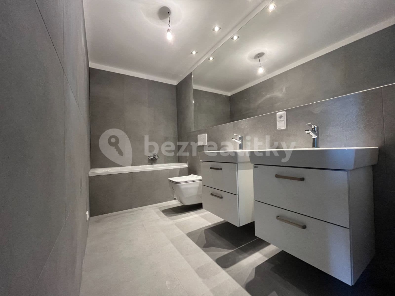 Prodej bytu 2+kk 48 m², Nová, Kouřim, Středočeský kraj Prodej bytu 2+kk 48 m², Nová, Kouřim, Středočeský kraj