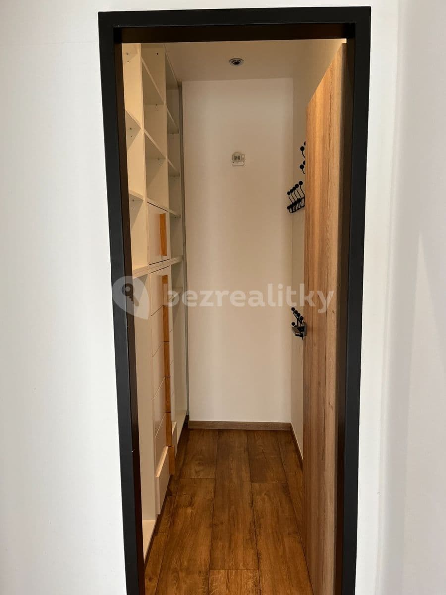 Pronájem domu 100 m², pozemek 170 m², Pod Vrbou, Sezimovo Ústí, Jihočeský kraj Pronájem domu 100 m², pozemek 170 m², Pod Vrbou, Sezimovo Ústí, Jihočeský kraj