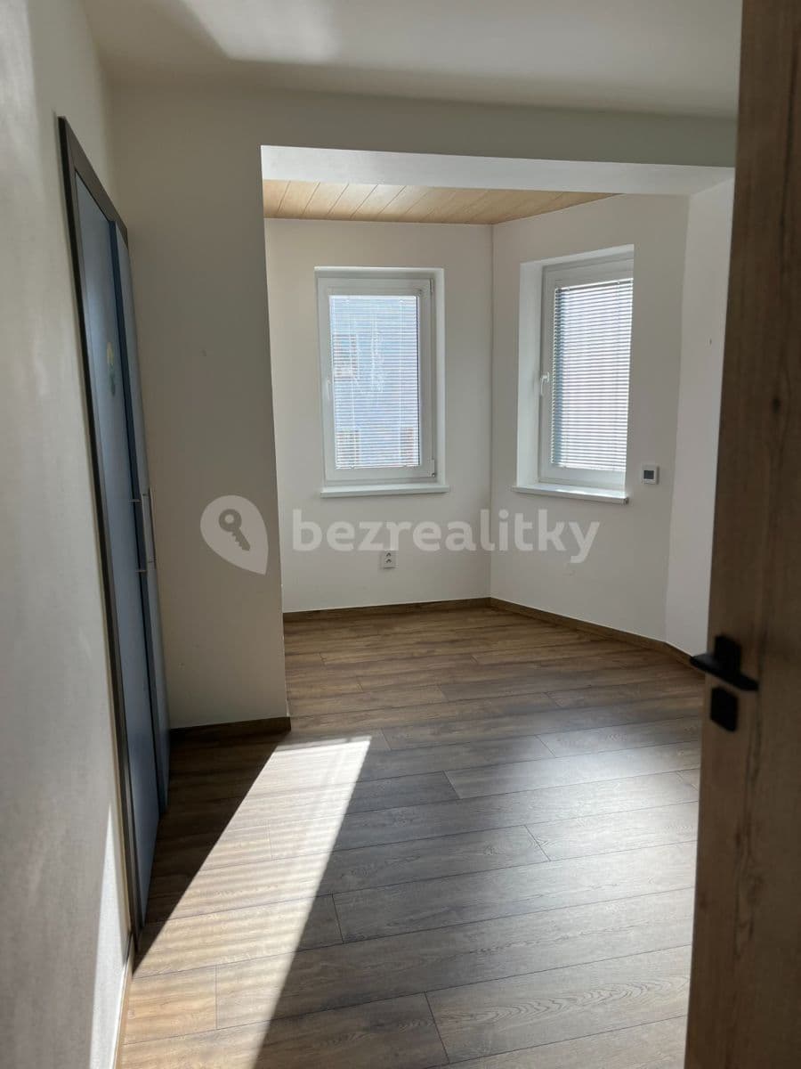 Pronájem domu 100 m², pozemek 170 m², Pod Vrbou, Sezimovo Ústí, Jihočeský kraj Pronájem domu 100 m², pozemek 170 m², Pod Vrbou, Sezimovo Ústí, Jihočeský kraj