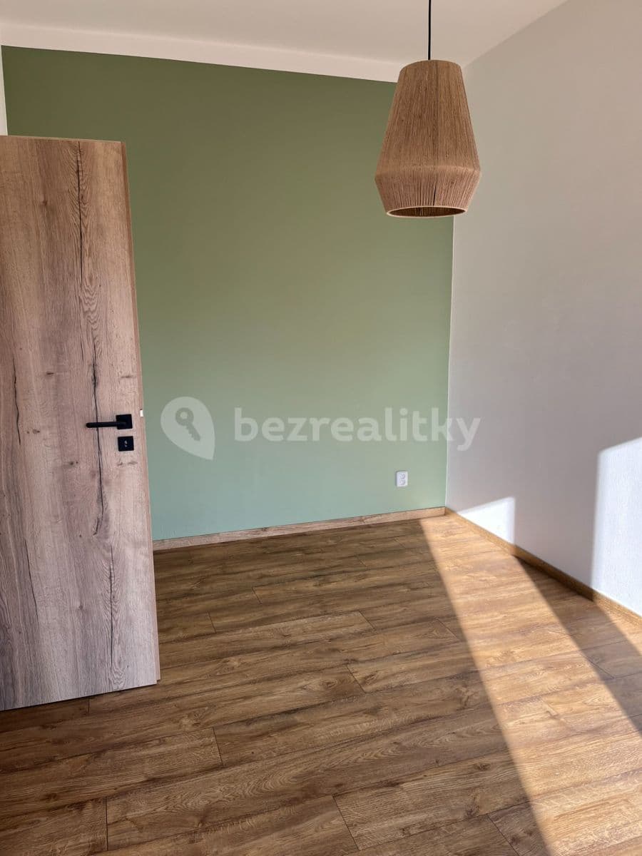 Pronájem domu 100 m², pozemek 170 m², Pod Vrbou, Sezimovo Ústí, Jihočeský kraj Pronájem domu 100 m², pozemek 170 m², Pod Vrbou, Sezimovo Ústí, Jihočeský kraj
