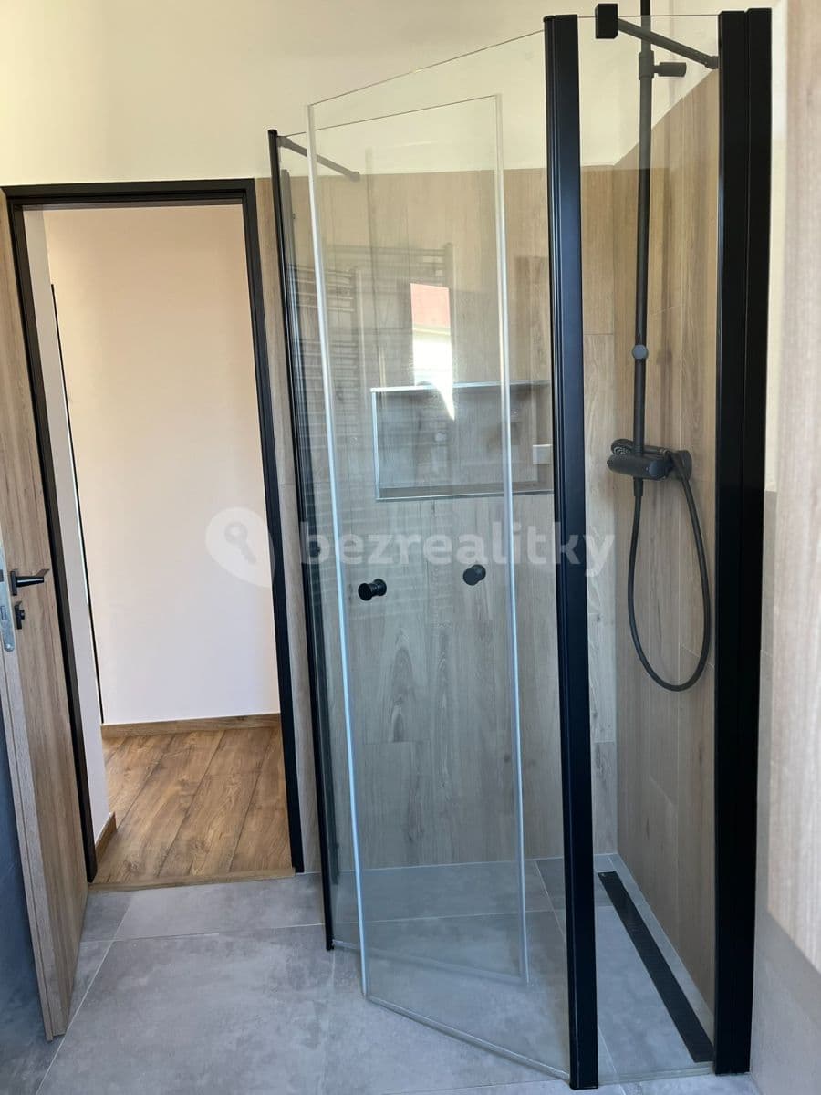 Pronájem domu 100 m², pozemek 170 m², Pod Vrbou, Sezimovo Ústí, Jihočeský kraj Pronájem domu 100 m², pozemek 170 m², Pod Vrbou, Sezimovo Ústí, Jihočeský kraj