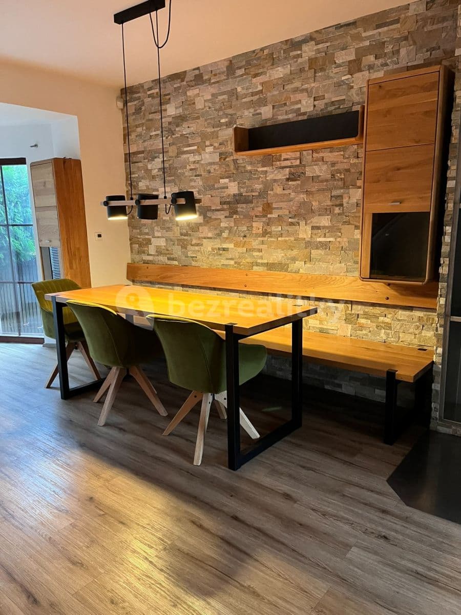 Pronájem domu 100 m², pozemek 170 m², Pod Vrbou, Sezimovo Ústí, Jihočeský kraj Pronájem domu 100 m², pozemek 170 m², Pod Vrbou, Sezimovo Ústí, Jihočeský kraj
