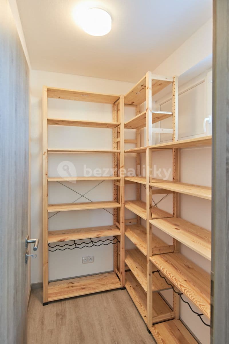 Pronájem domu 120 m², pozemek 302 m², Červánková, Černošice, Středočeský kraj Pronájem domu 120 m², pozemek 302 m², Červánková, Černošice, Středočeský kraj