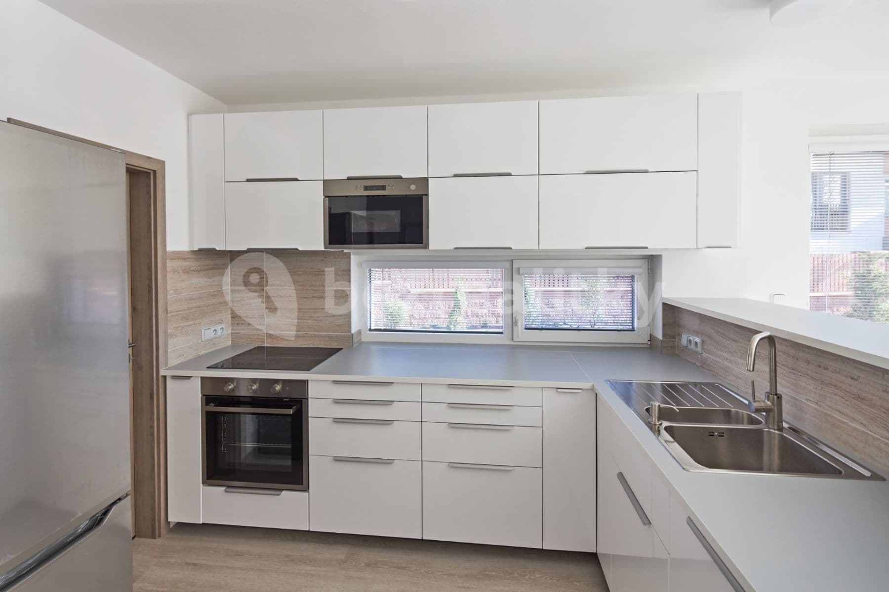 Pronájem domu 120 m², pozemek 302 m², Červánková, Černošice, Středočeský kraj Pronájem domu 120 m², pozemek 302 m², Červánková, Černošice, Středočeský kraj