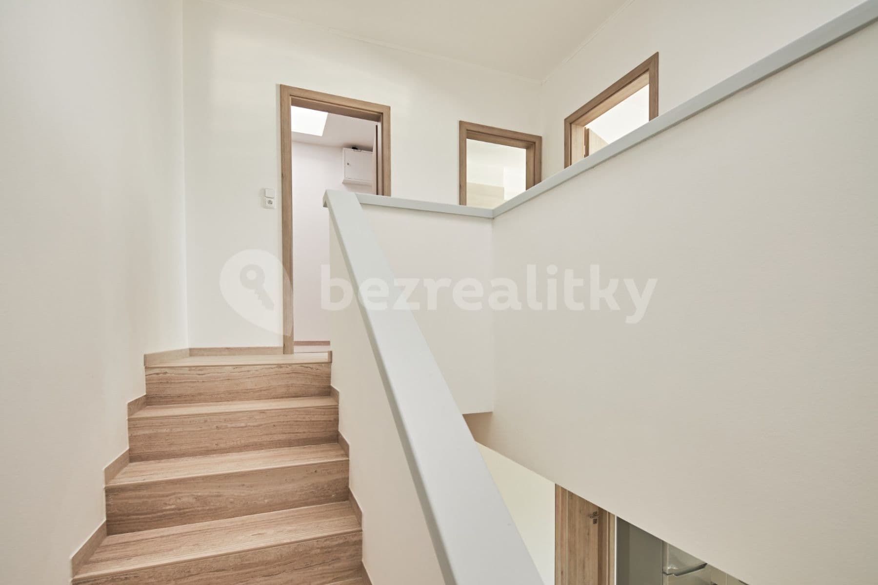 Pronájem domu 120 m², pozemek 302 m², Červánková, Černošice, Středočeský kraj Pronájem domu 120 m², pozemek 302 m², Červánková, Černošice, Středočeský kraj