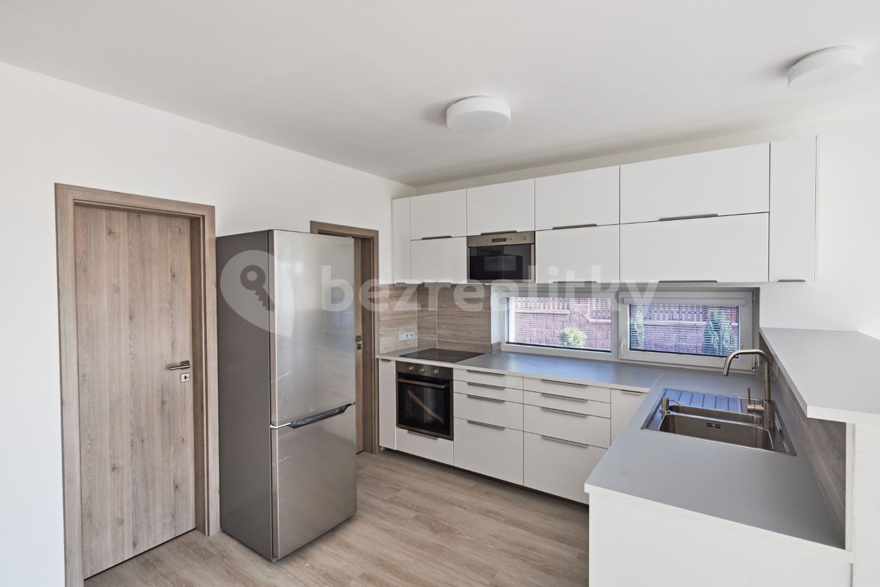 Pronájem domu 120 m², pozemek 302 m², Červánková, Černošice, Středočeský kraj Pronájem domu 120 m², pozemek 302 m², Červánková, Černošice, Středočeský kraj