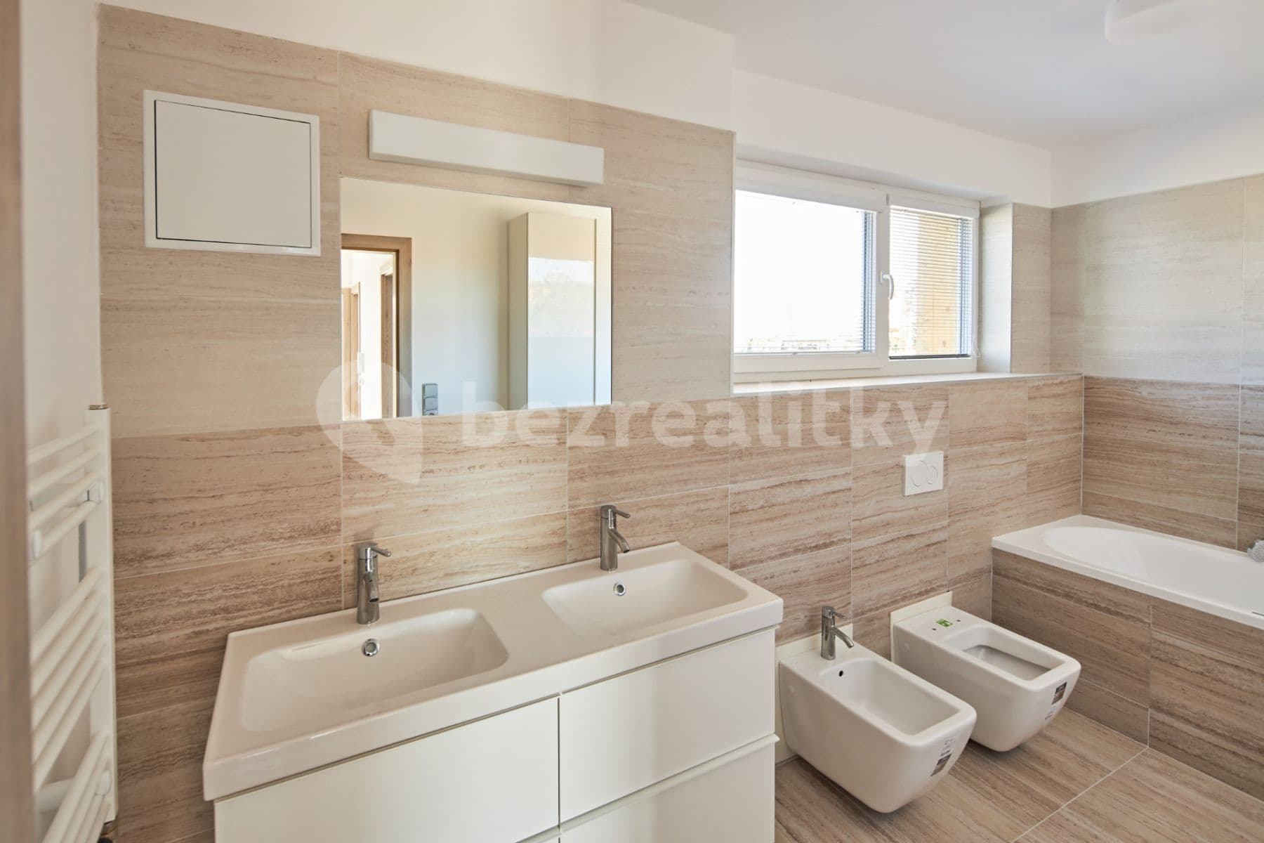 Pronájem domu 120 m², pozemek 302 m², Červánková, Černošice, Středočeský kraj Pronájem domu 120 m², pozemek 302 m², Červánková, Černošice, Středočeský kraj