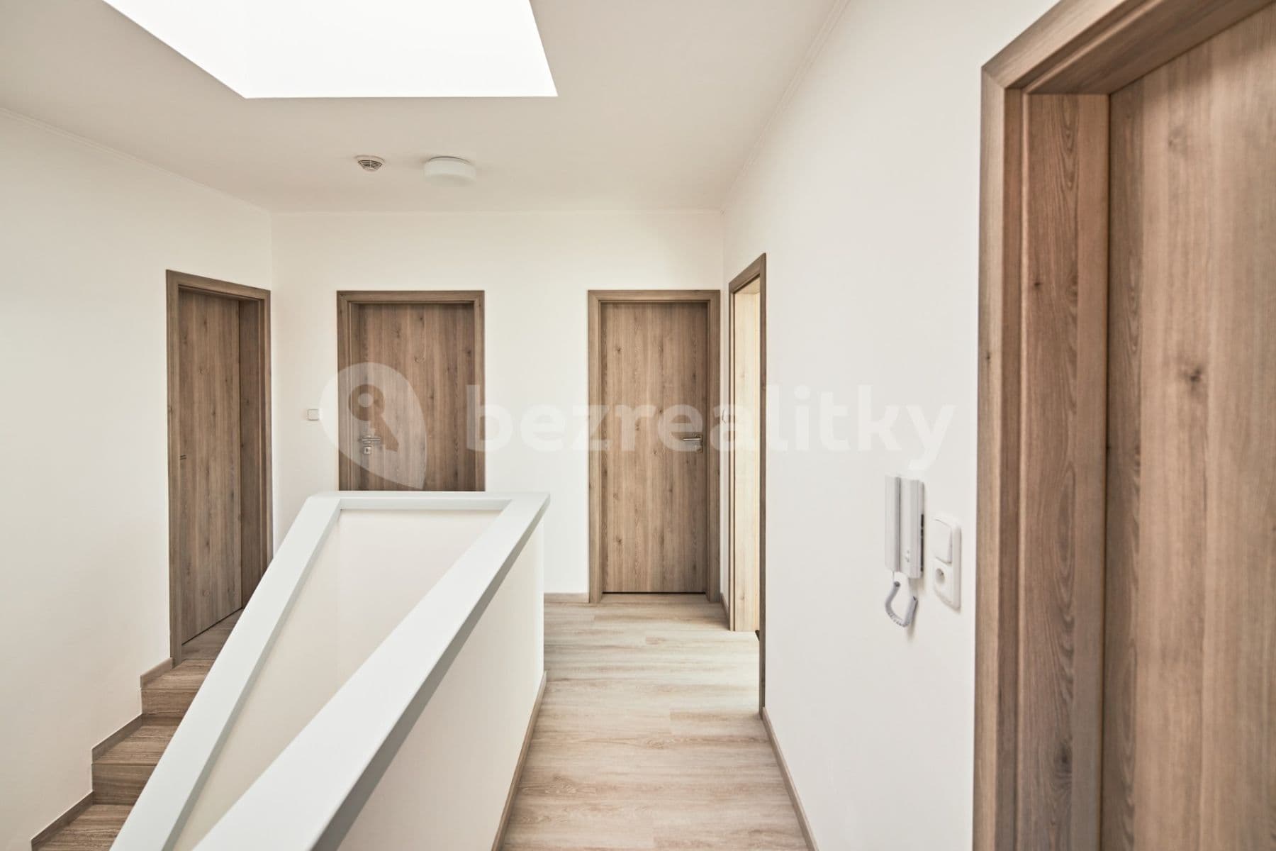 Pronájem domu 120 m², pozemek 302 m², Červánková, Černošice, Středočeský kraj Pronájem domu 120 m², pozemek 302 m², Červánková, Černošice, Středočeský kraj