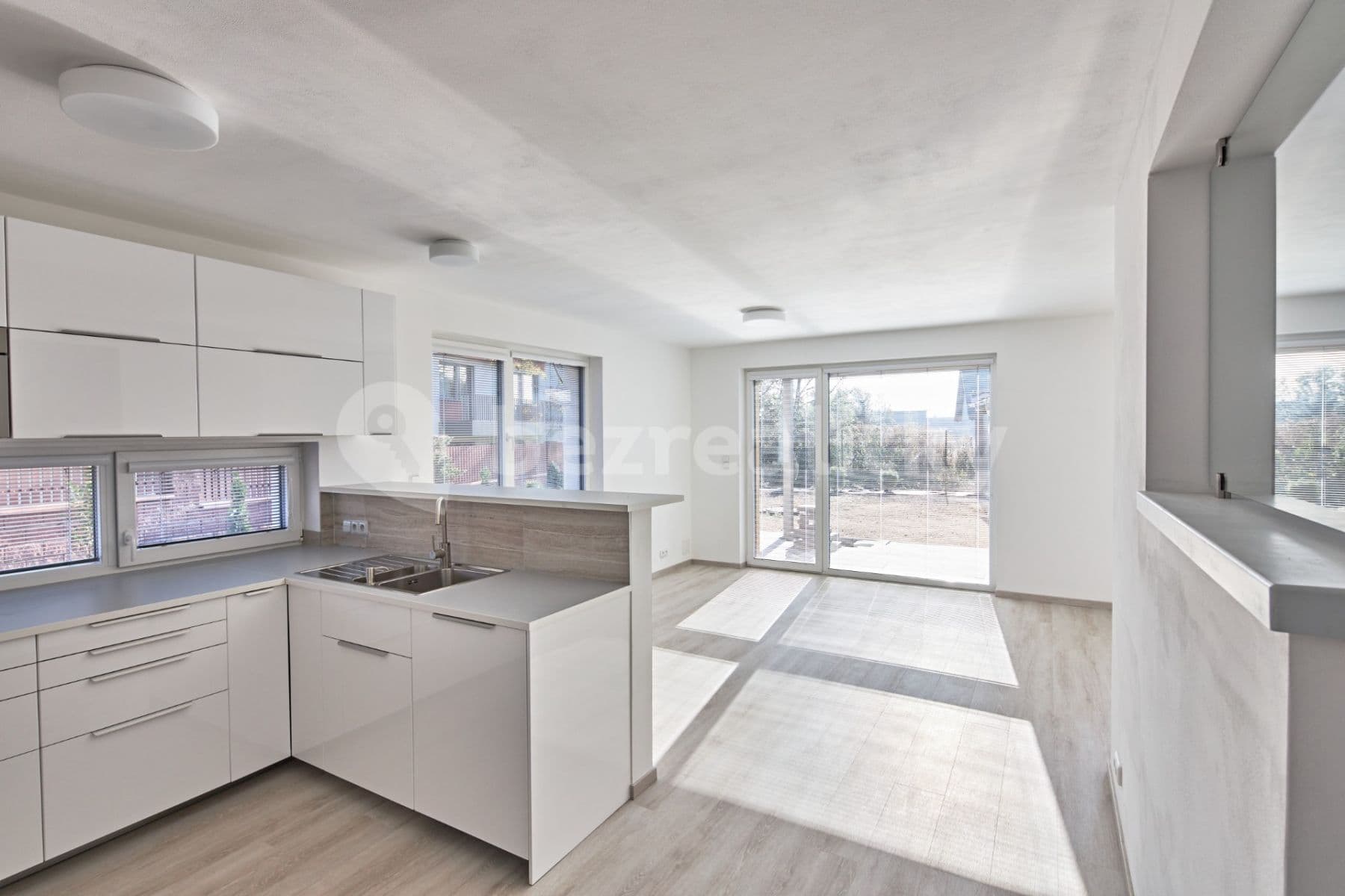 Pronájem domu 120 m², pozemek 302 m², Červánková, Černošice, Středočeský kraj Pronájem domu 120 m², pozemek 302 m², Červánková, Černošice, Středočeský kraj