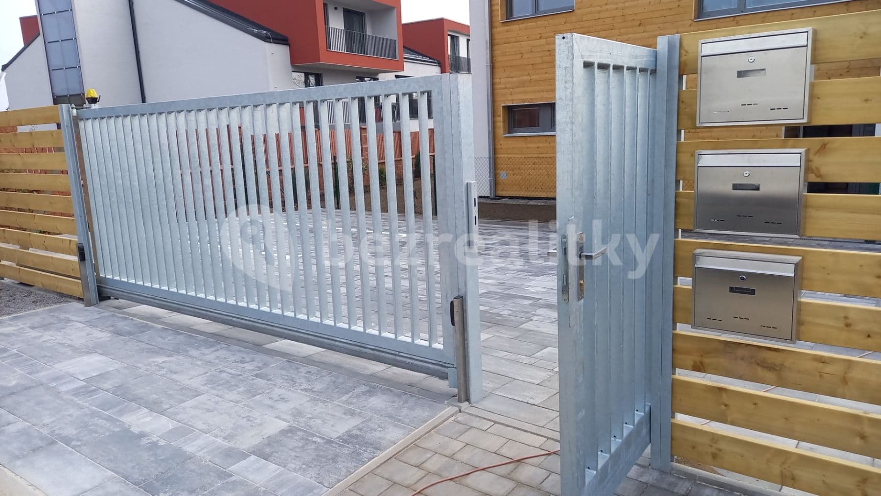 Pronájem domu 120 m², pozemek 302 m², Červánková, Černošice, Středočeský kraj Pronájem domu 120 m², pozemek 302 m², Červánková, Černošice, Středočeský kraj