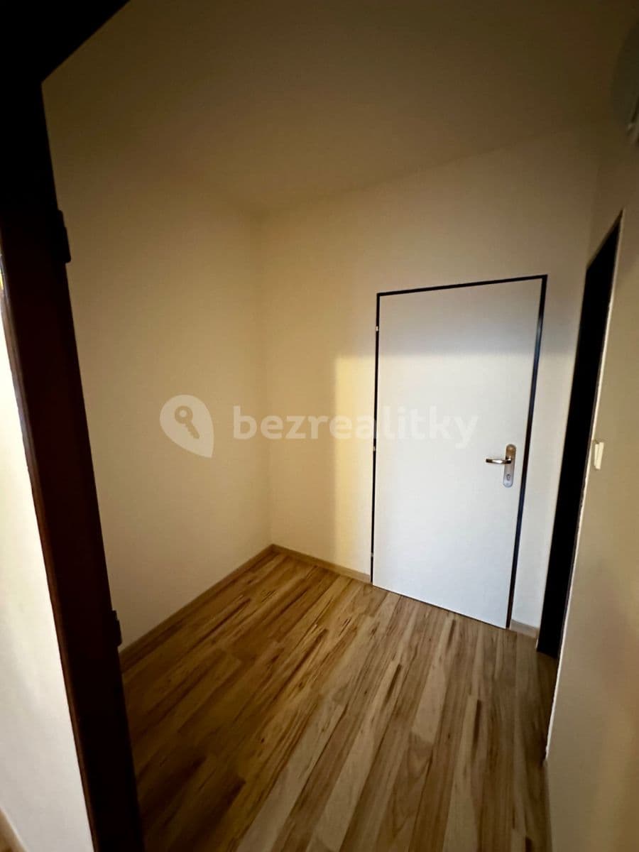 Pronájem bytu 2+kk 49 m², Huťská, Kladno, Středočeský kraj Pronájem bytu 2+kk 49 m², Huťská, Kladno, Středočeský kraj