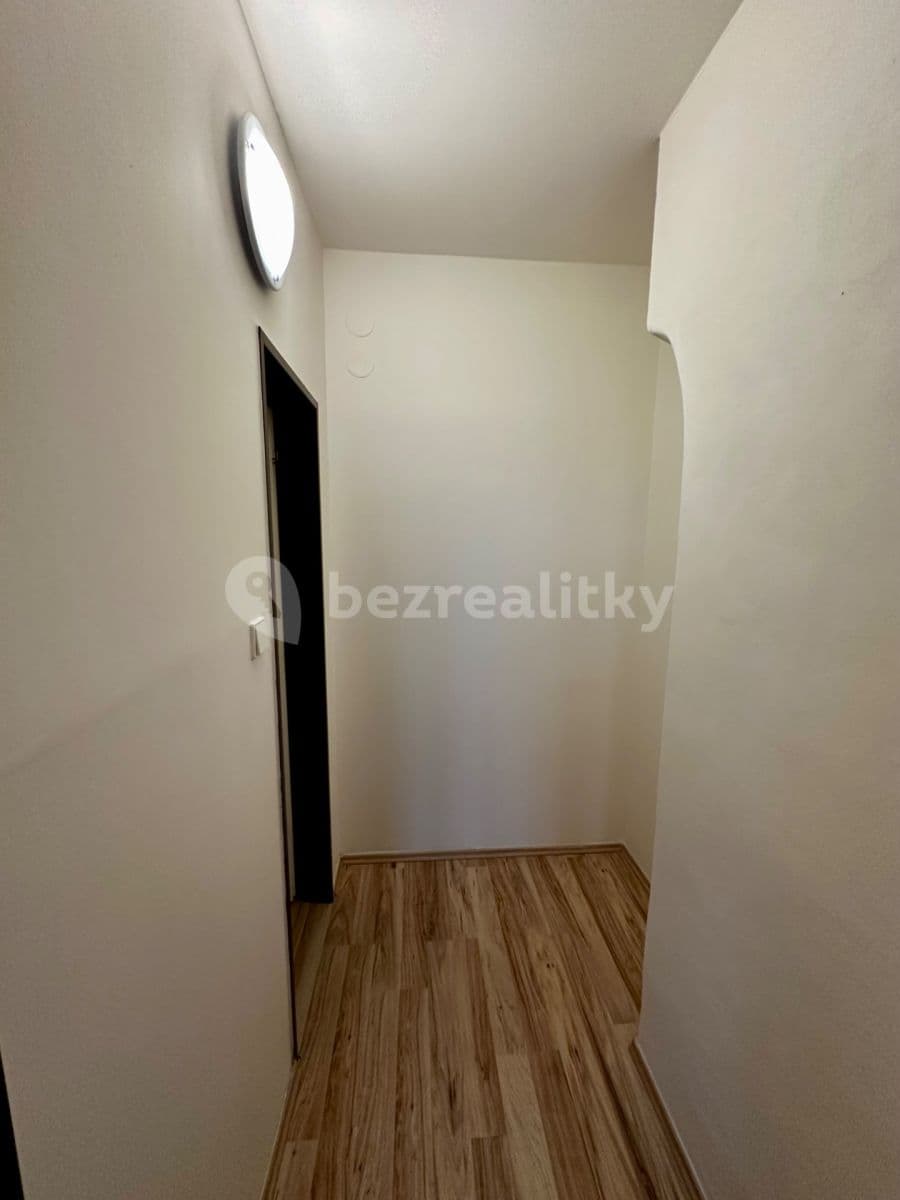 Pronájem bytu 2+kk 49 m², Huťská, Kladno, Středočeský kraj Pronájem bytu 2+kk 49 m², Huťská, Kladno, Středočeský kraj