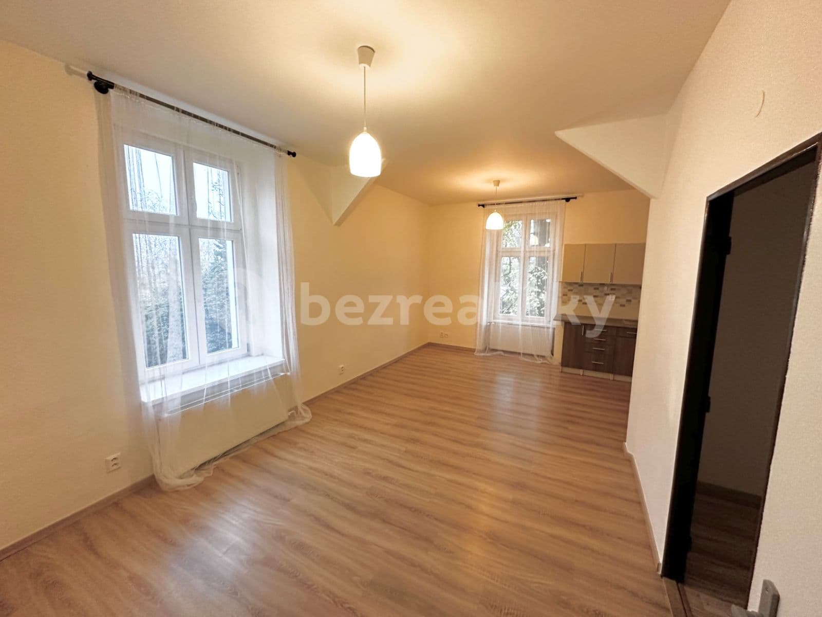 Pronájem bytu 2+kk 49 m², Huťská, Kladno, Středočeský kraj Pronájem bytu 2+kk 49 m², Huťská, Kladno, Středočeský kraj