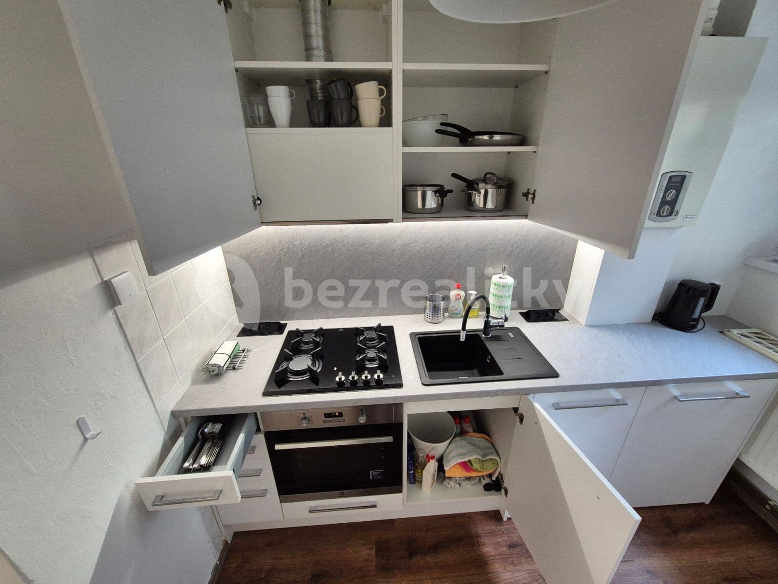 Pronájem bytu 1+1 37 m², Nerudova, Brno, Jihomoravský kraj Pronájem bytu 1+1 37 m², Nerudova, Brno, Jihomoravský kraj