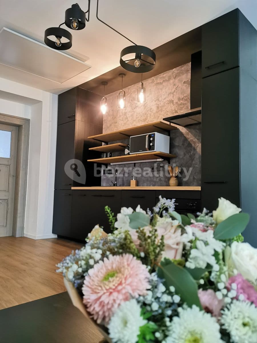 Pronájem bytu 3+kk 73 m², Husova, Čáslav, Středočeský kraj Pronájem bytu 3+kk 73 m², Husova, Čáslav, Středočeský kraj