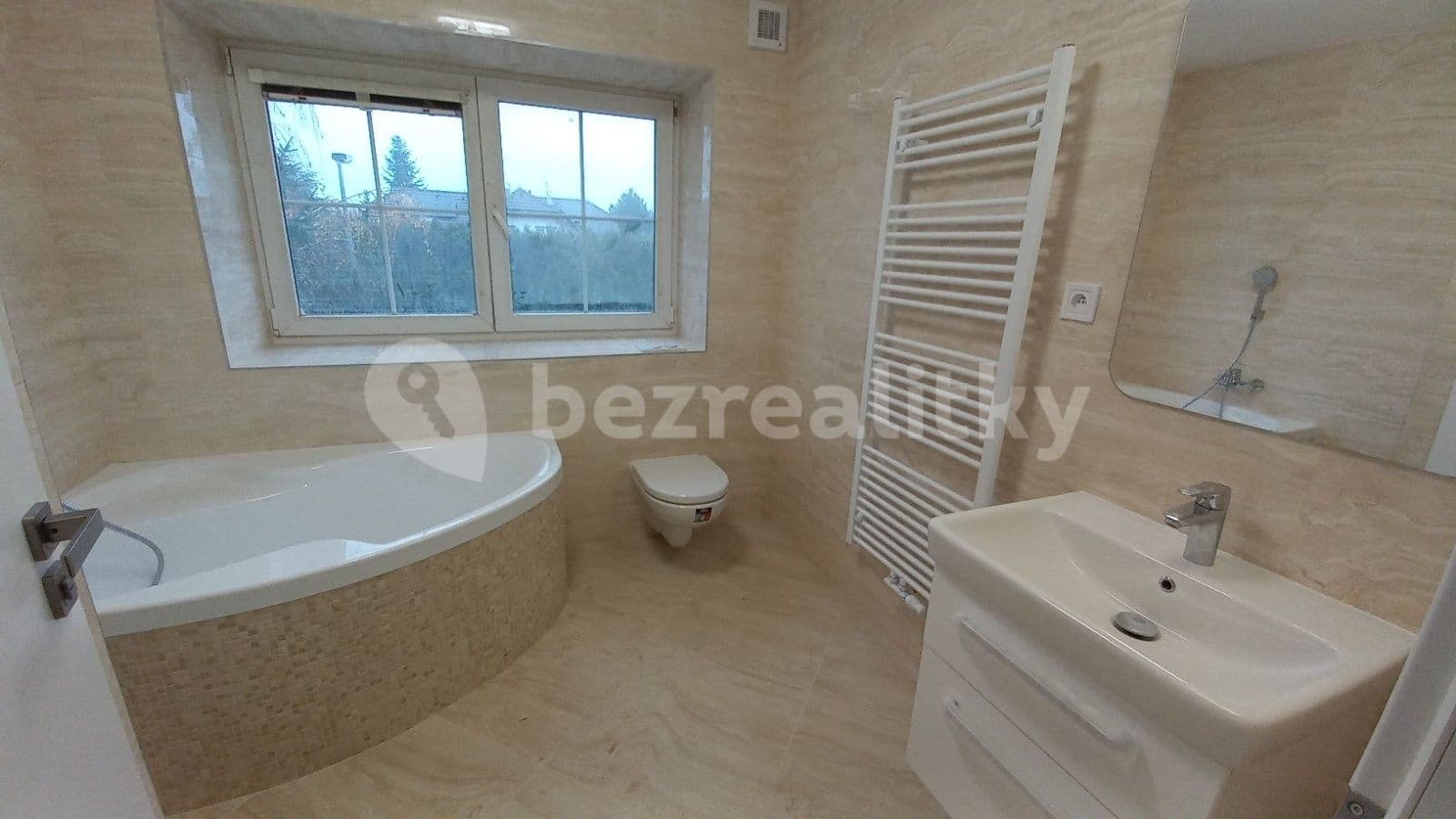 Pronájem domu 100 m², pozemek 620 m², Ctiněveská, Praha, Praha Pronájem domu 100 m², pozemek 620 m², Ctiněveská, Praha, Praha