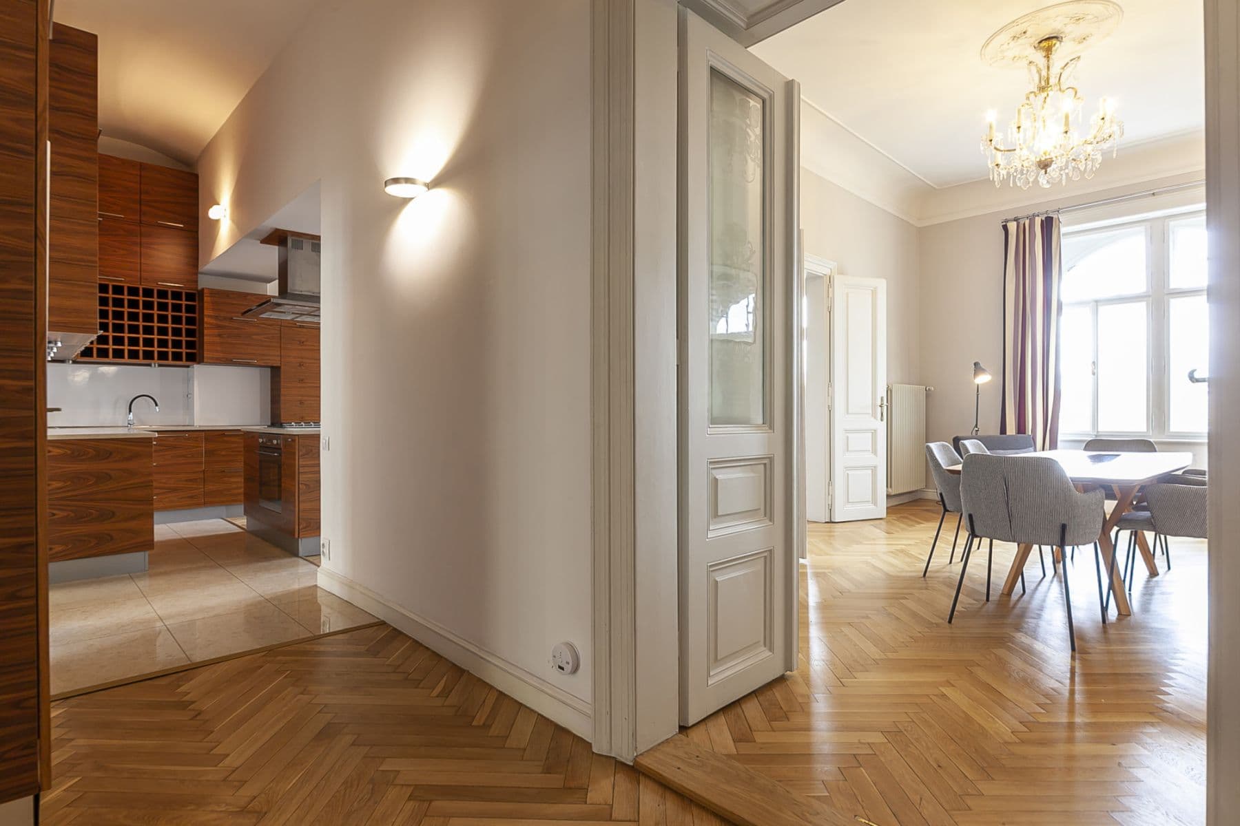 Pronájem bytu 105 m², Masarykovo nábřeží, Praha, Praha Pronájem bytu 105 m², Masarykovo nábřeží, Praha, Praha