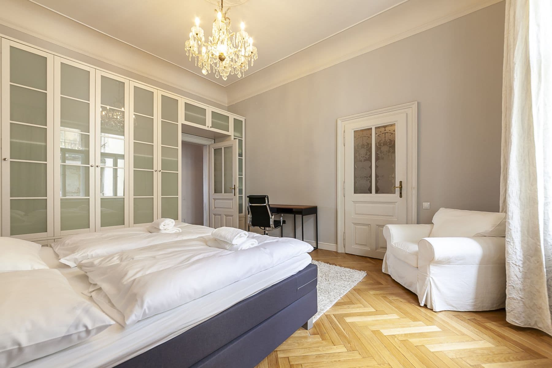 Pronájem bytu 105 m², Masarykovo nábřeží, Praha, Praha Pronájem bytu 105 m², Masarykovo nábřeží, Praha, Praha