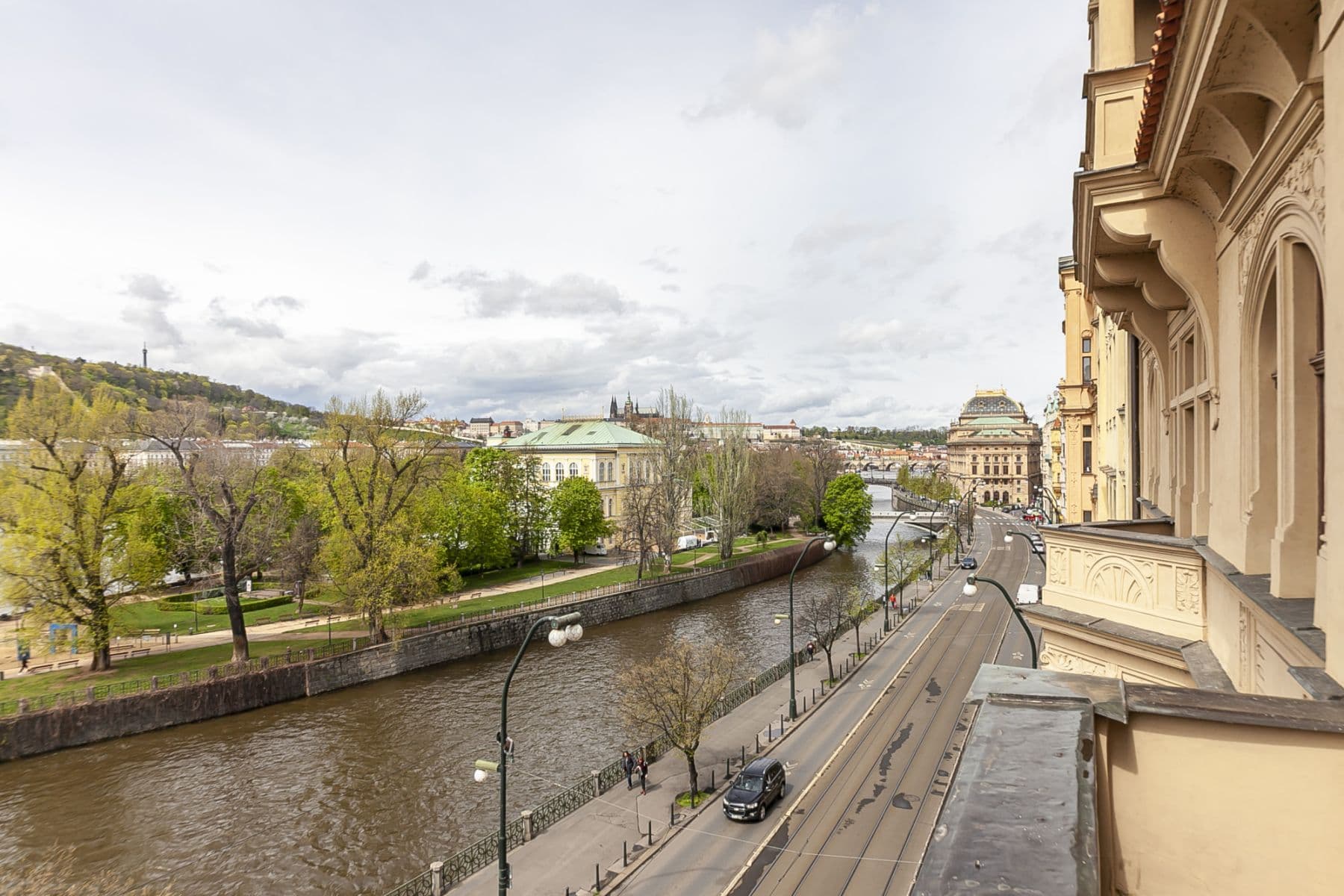 Pronájem bytu 105 m², Masarykovo nábřeží, Praha, Praha Pronájem bytu 105 m², Masarykovo nábřeží, Praha, Praha