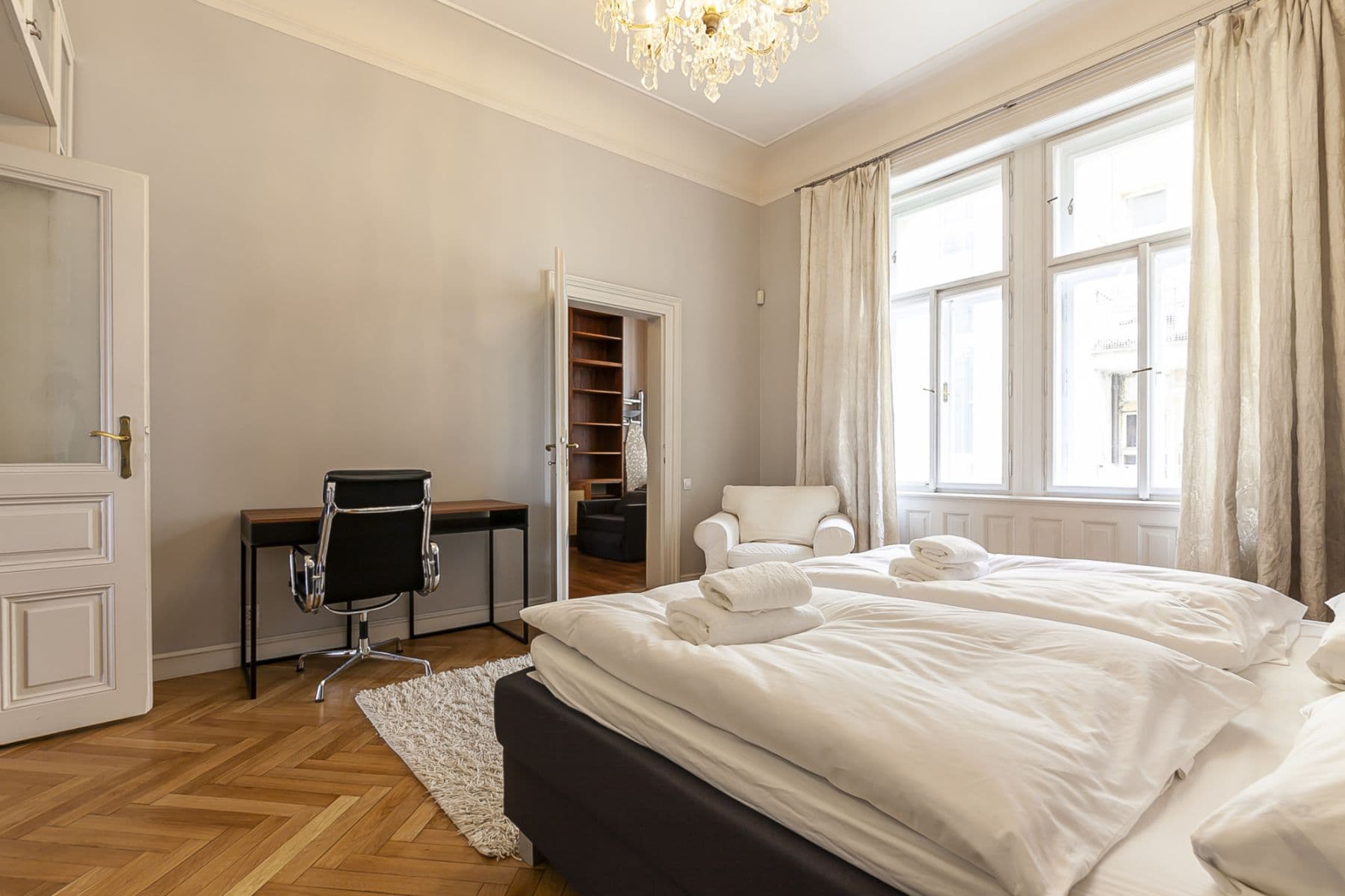 Pronájem bytu 105 m², Masarykovo nábřeží, Praha, Praha Pronájem bytu 105 m², Masarykovo nábřeží, Praha, Praha