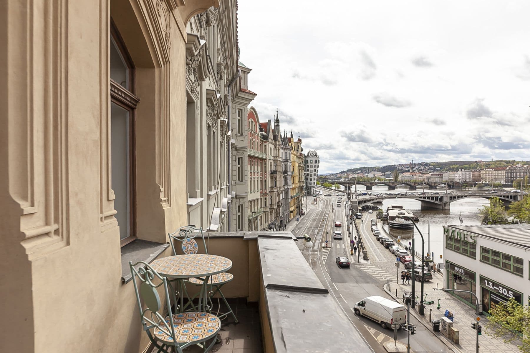 Pronájem bytu 105 m², Masarykovo nábřeží, Praha, Praha Pronájem bytu 105 m², Masarykovo nábřeží, Praha, Praha