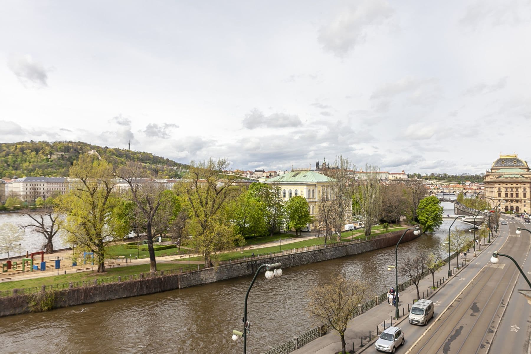 Pronájem bytu 105 m², Masarykovo nábřeží, Praha, Praha Pronájem bytu 105 m², Masarykovo nábřeží, Praha, Praha