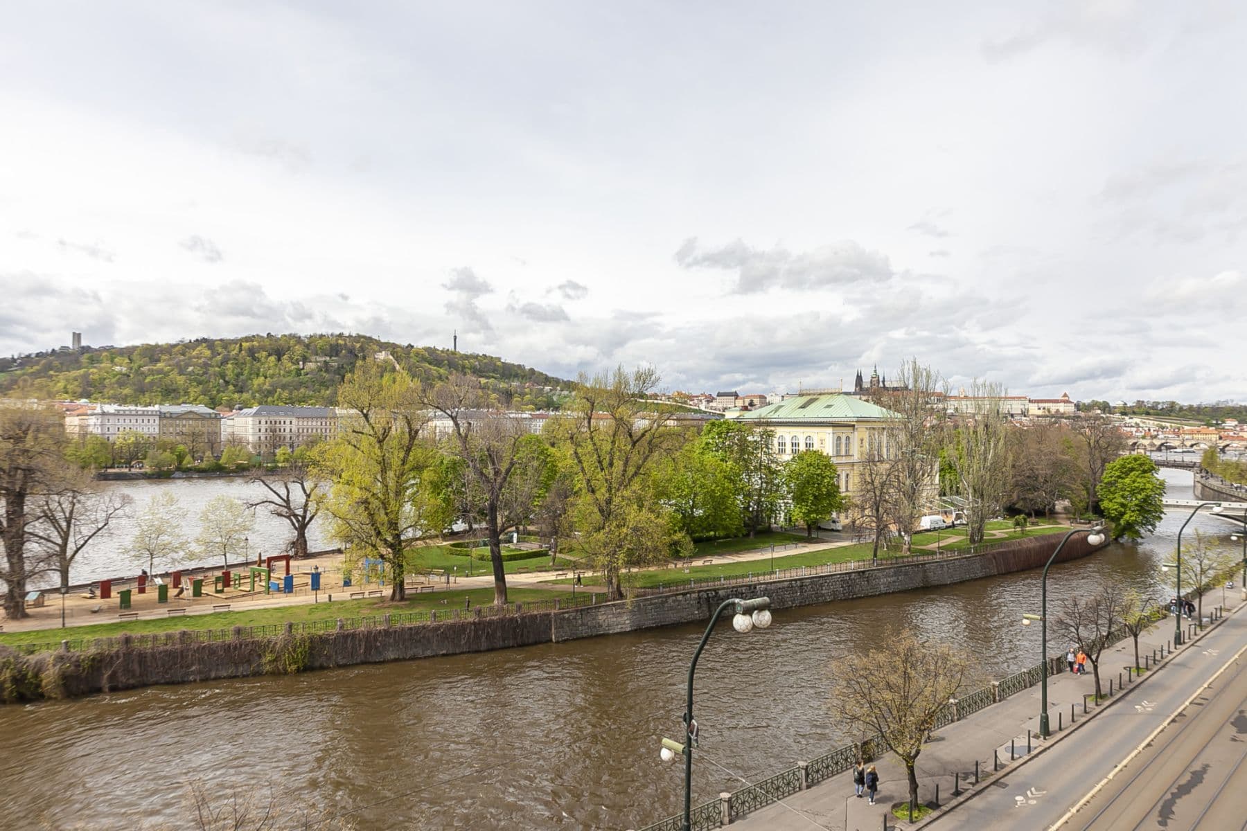 Pronájem bytu 105 m², Masarykovo nábřeží, Praha, Praha Pronájem bytu 105 m², Masarykovo nábřeží, Praha, Praha