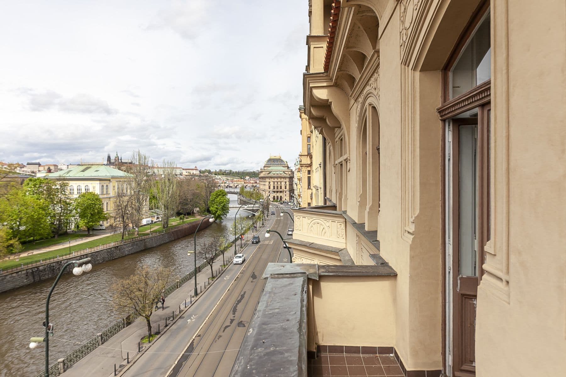 Pronájem bytu 105 m², Masarykovo nábřeží, Praha, Praha Pronájem bytu 105 m², Masarykovo nábřeží, Praha, Praha