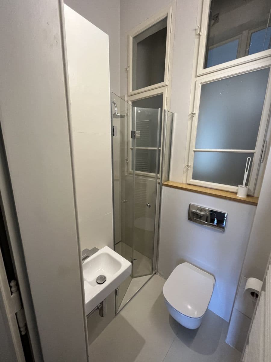 Pronájem bytu 105 m², Masarykovo nábřeží, Praha, Praha Pronájem bytu 105 m², Masarykovo nábřeží, Praha, Praha